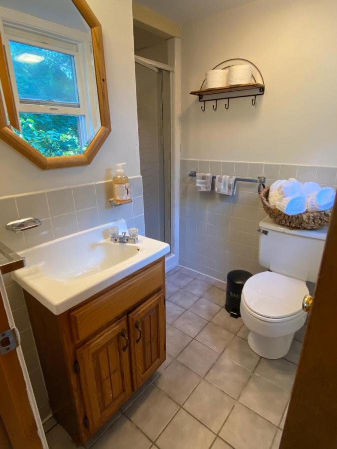 Westport 1 Bed Cottage, Partial Waterviews & Water Access מראה חיצוני תמונה
