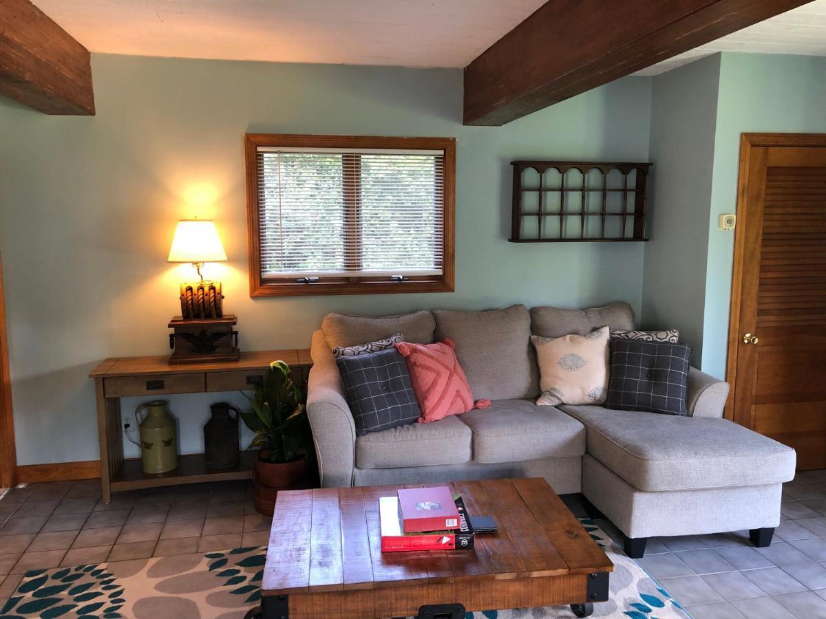 Westport 1 Bed Cottage, Partial Waterviews & Water Access מראה חיצוני תמונה